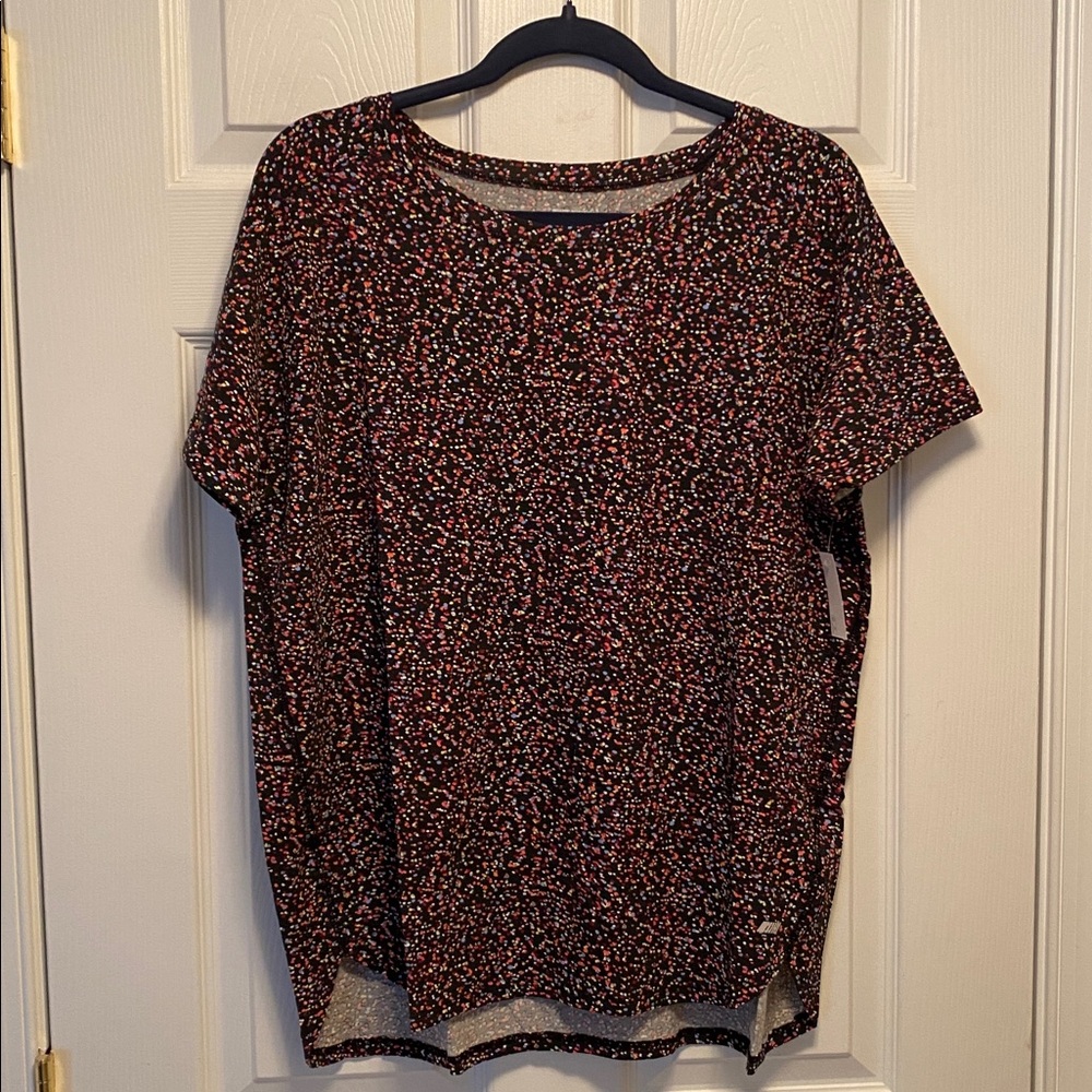 Amazon Essentials Women's Confetti Print Top…size L